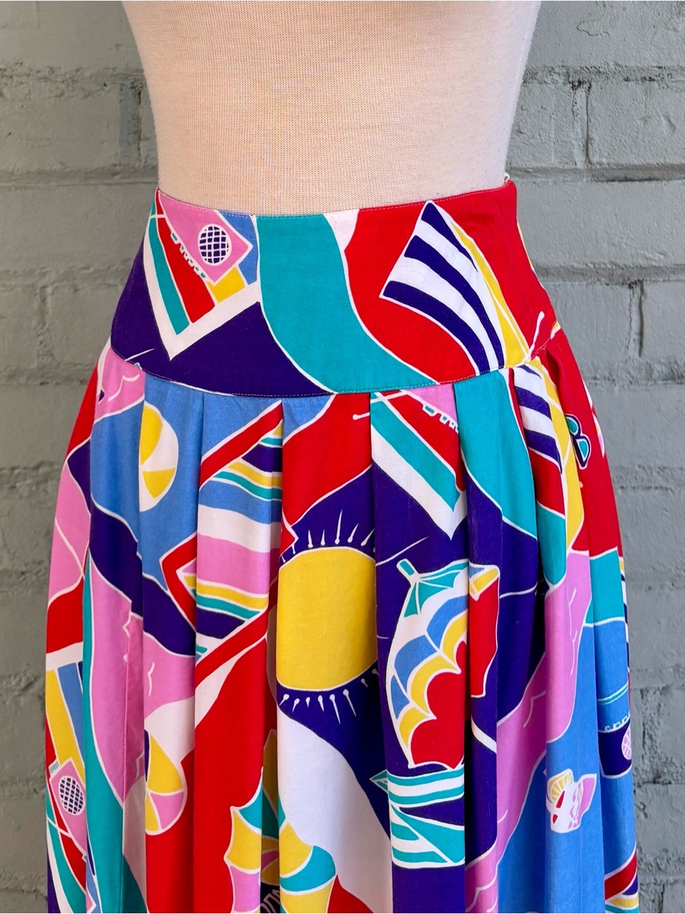 Vintage 1980s Colourfup Novelty Beach Print Pleated Midi Skirt - Picture 2 of 12